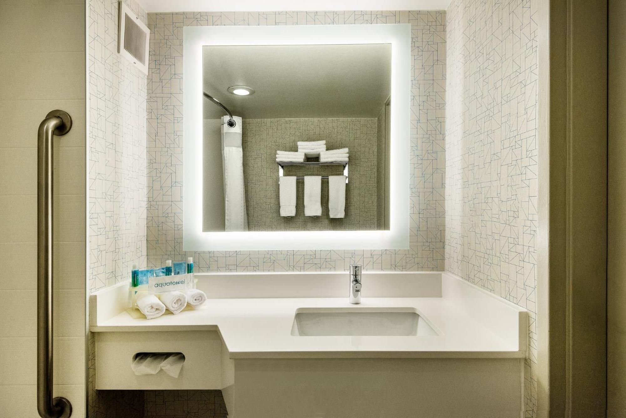 Holiday Inn Express Flint-Campus Area By Ihg Exteriér fotografie